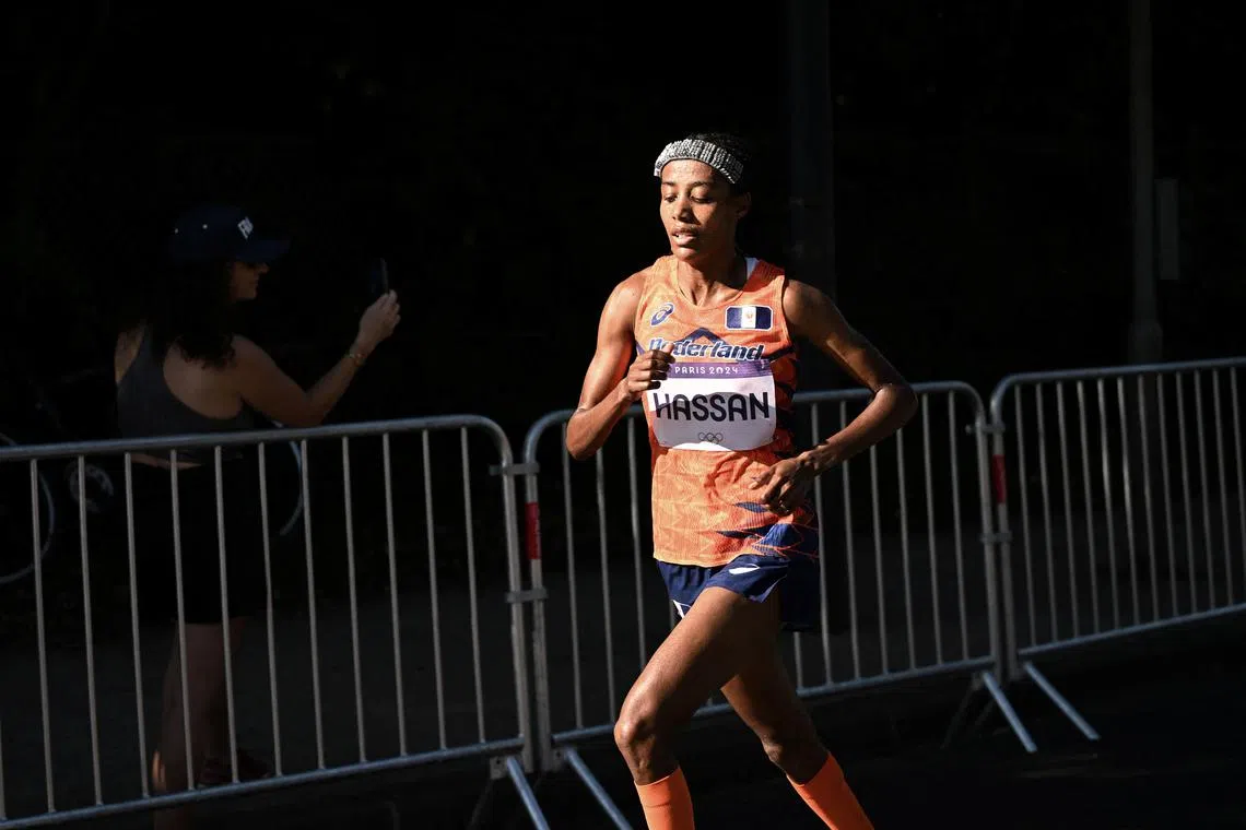 FILE PHOTO: Paris 2024 Olympics - Athletics - Women's Marathon - Paris, France - August 11, 2024.  Sifan Hassan of Netherlands in action. Song Yanhua/Pool via REUTERS/File Photo