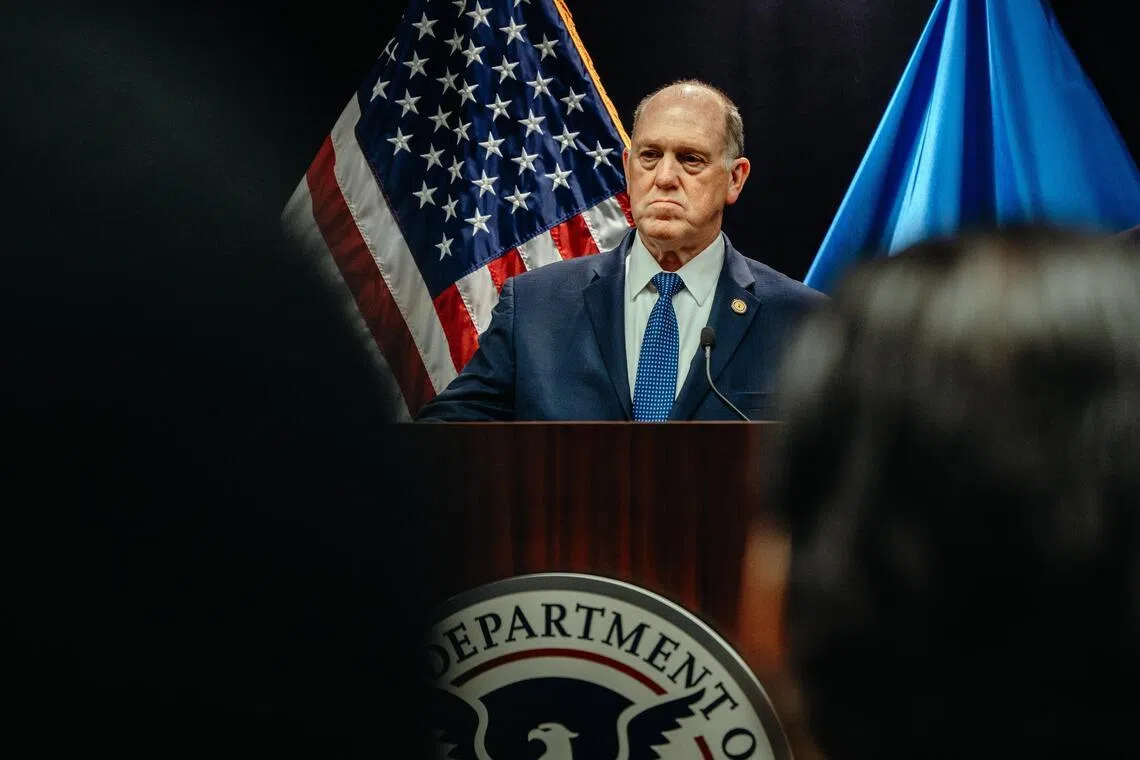 Tom Homan, the Trump administrationÕs Òborder czar,Ó speaks to reporters at the Whipple Federal Building in Minneapolis on Thursday, Jan. 29, 2026. Homan, the White House border czar, acknowledged on Thursday that federal deportation actions in Minneapolis have been flawed, but said there could be a ÒdrawdownÓ if local officials allow immigration agents access to local jails. (Jamie Kelter Davis/The New York Times)