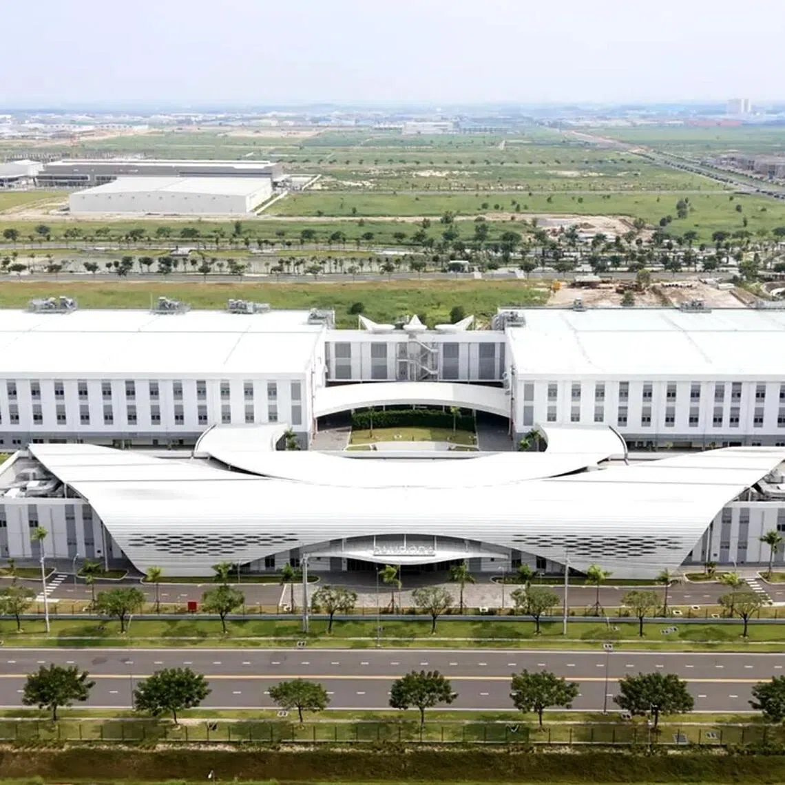 pandora01 - Pandora's new state-of-the-art crafting facility in Ho Chi Minh City, Vietnam.
Source/copyright: PANDORA