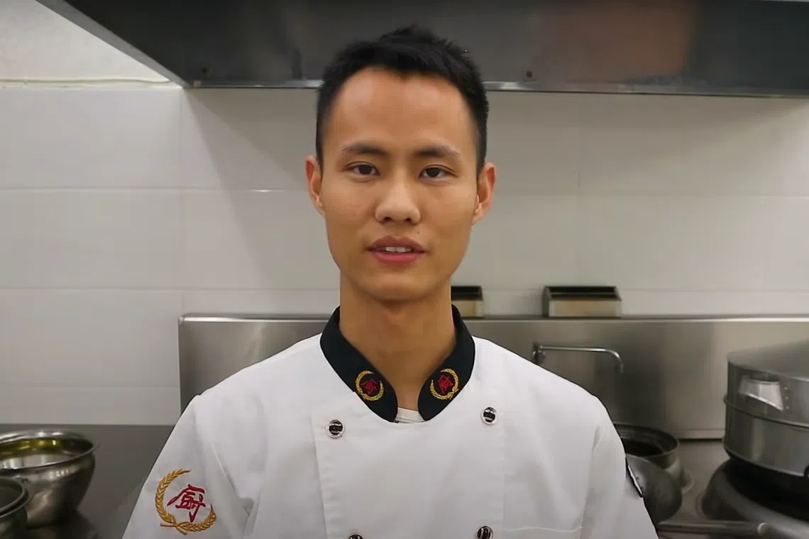 Chinese chef Wang Gang apologised for cooking egg fried rice and vowed never to make it again.
