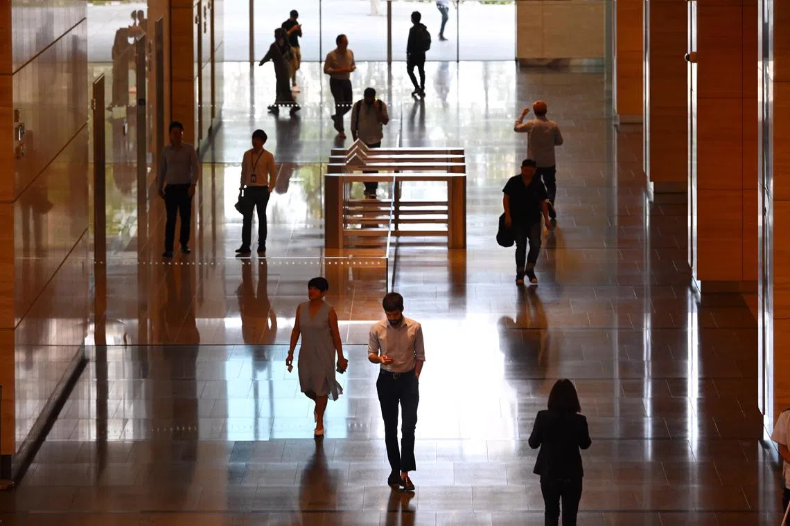 ST20230426_202336207642 Kua Chee Siong/ pixgeneric/
Generic pix of office workers at the Marina Bay Financial Centre (MBFC) Tower 2 during lunchtime on April 26, 2023.