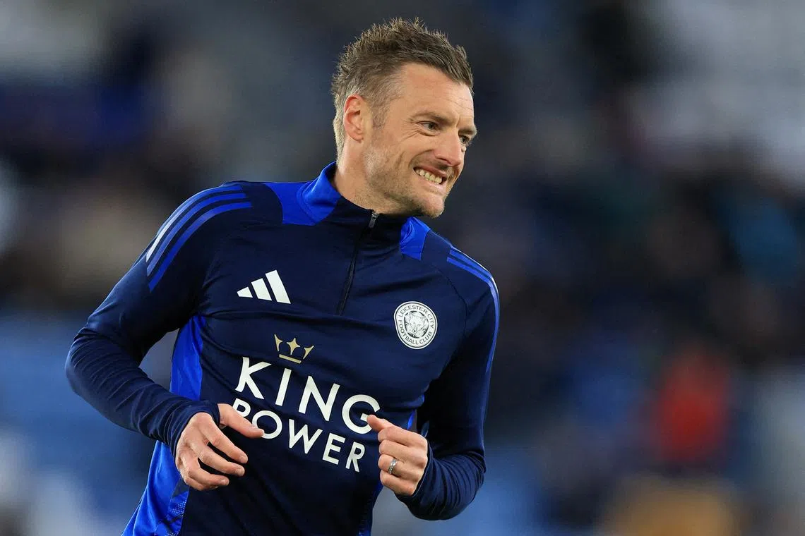 FILE PHOTO: Soccer Football - Premier League - Leicester City v Newcastle United - King Power Stadium, Leicester, Britain - April 7, 2025  Leicester City's Jamie Vardy during the warm up before the match Action Images via Reuters/Andrew Boyers/File Photo