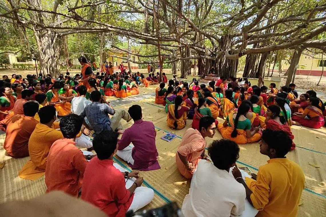 rmdance - Students protest in Kalakshetra Foundation, Chennai in early April. Photo 



Credit: Student Representative