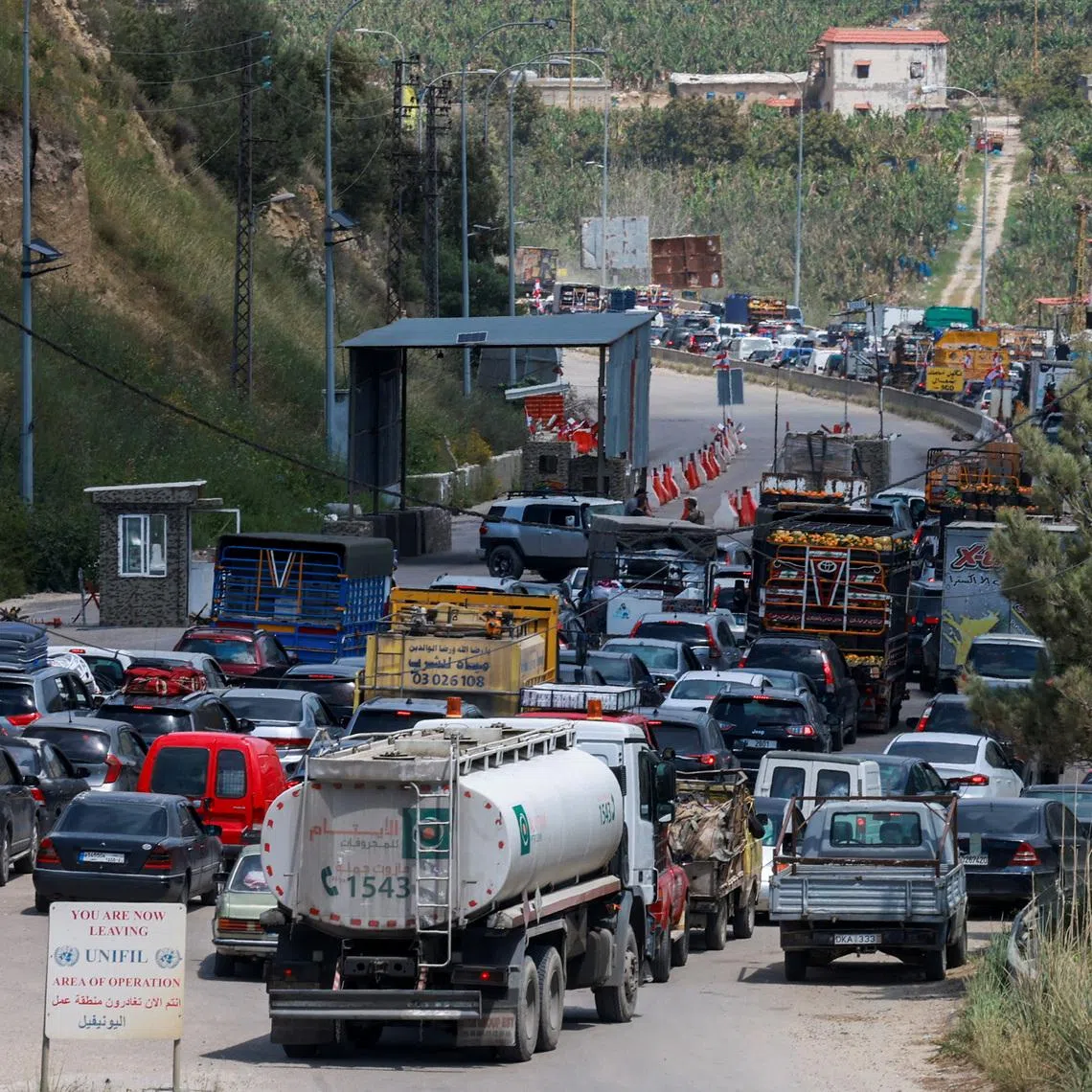 Residents, including displaced people, are stuck in traffic as they head north from Southern Lebanon, amid a 10-day ceasefire between Israel and Lebanon, in Burj Rahal, Lebanon, April 20, 2026. REUTERS/Aziz Taher