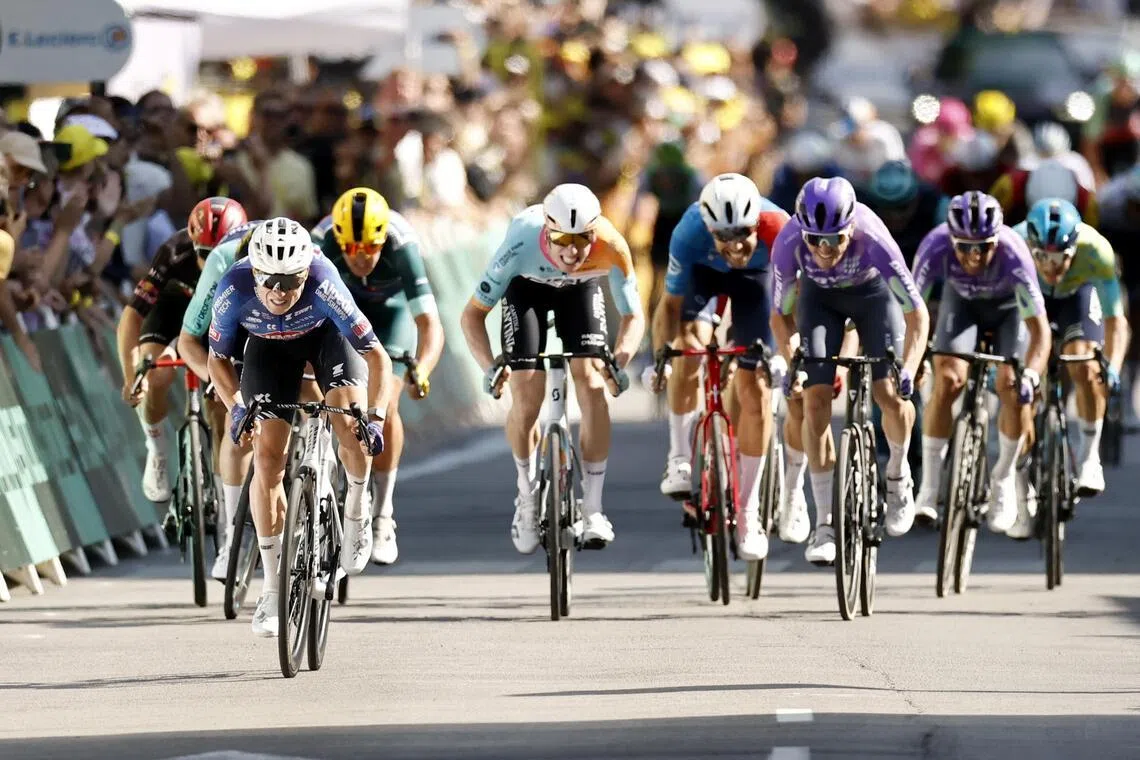 Dutch riders dreaming of crazy party corner of Alpe d’Huez