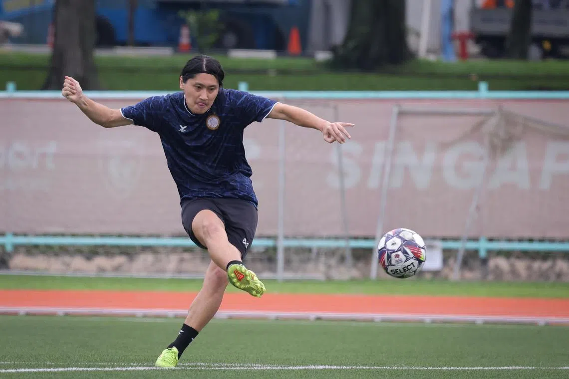 dgsoc24 ST20250122_202504000792 Ong Wee Jin / Deepanraj /

Tomoyuki Doi during a Geylang International training session at Serangoon Stadium on Jan 22, 2025.

