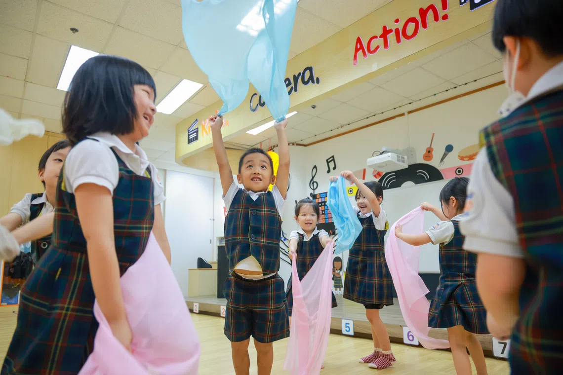 Posso keeps its centre sizes at 80 to 120 children each with low student-to-teacher ratios to preserve a close-knit community. T