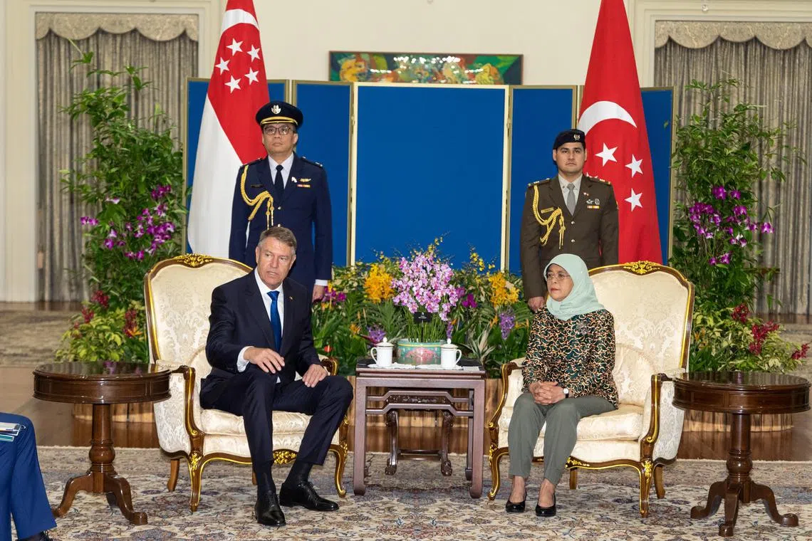 CMG20230310-TimChong01/张思庆/李庚洧/State Visit by the President of Romania His Excellency Klaus Iohannis [THE ISTANA, S238823]
President Halimah Yacob (centre R) meets with Romania's President Klaus Iohannis (centre L)