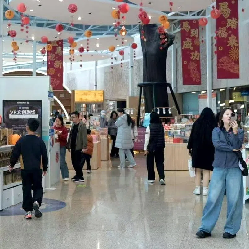 Museums around China are turning some of their most iconic artifacts into exquisite souvenirs to appeal to consumers.