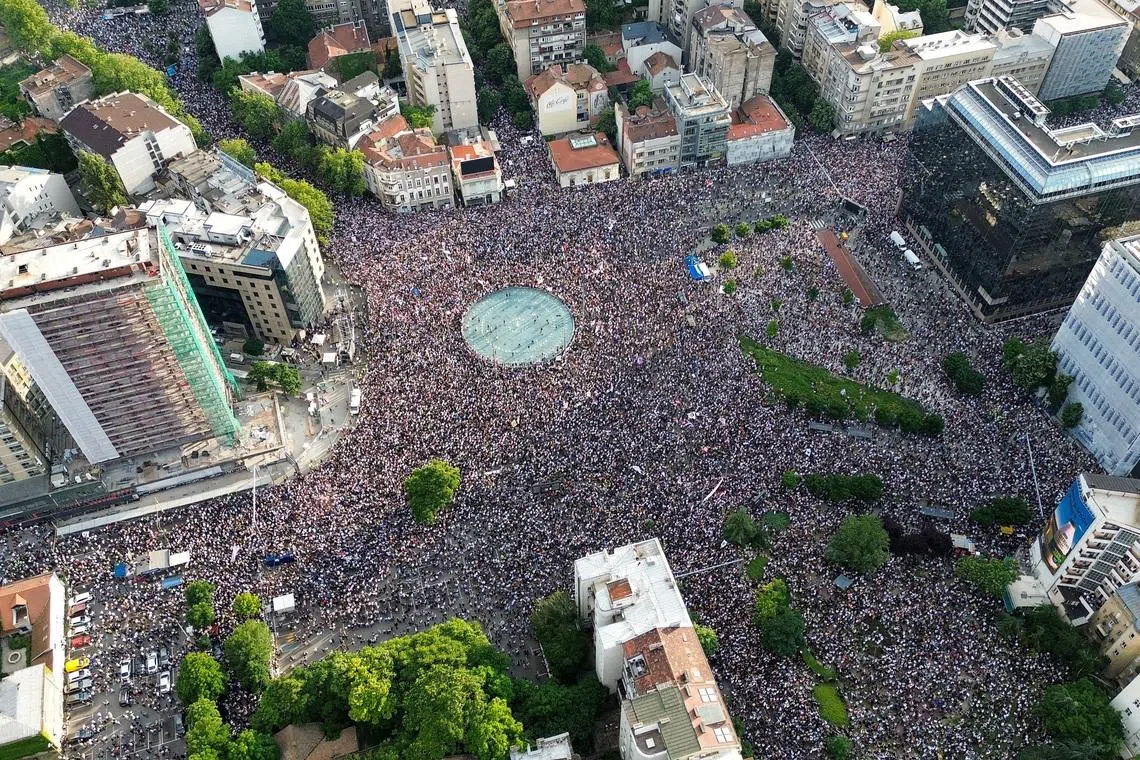 Police and protesters clash in Serbia as crowds demand president's exit