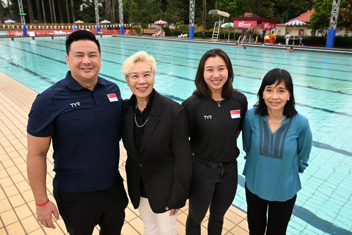 (from left) Mark Chay, Patricia Chan, Marina Chan and Tay Chin Joo at Katong Swimming Complex.