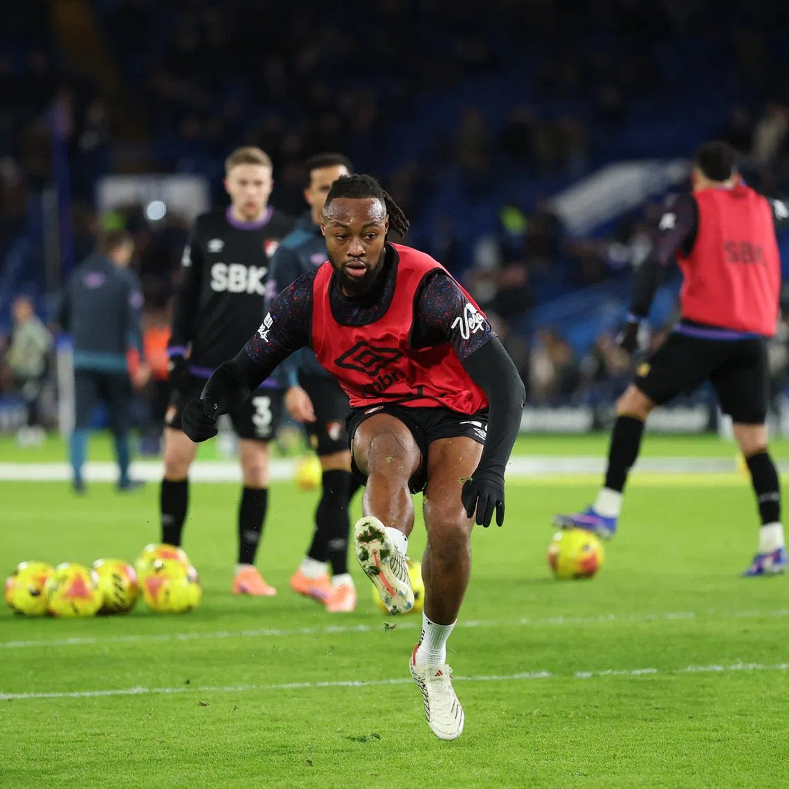 Soccer Football - Premier League - Chelsea v AFC Bournemouth - Stamford Bridge, London, Britain - December 30, 2025 AFC Bournemouth's Antoine Semenyo during the warm up before the match Action Images via Reuters/Andrew Boyers