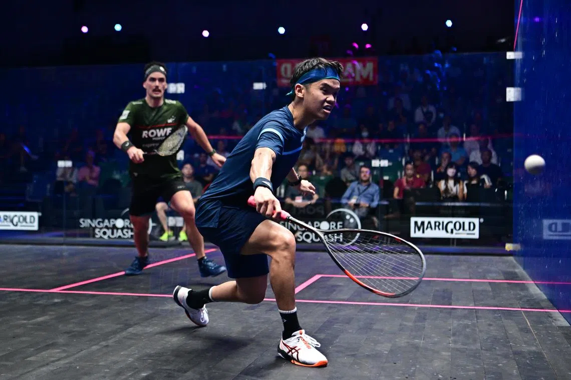 Malaysia's world No. 24 Ng Eain Yow came from two games down to upset top seed Paul Coll at the Marigold Singapore Squash Open.
