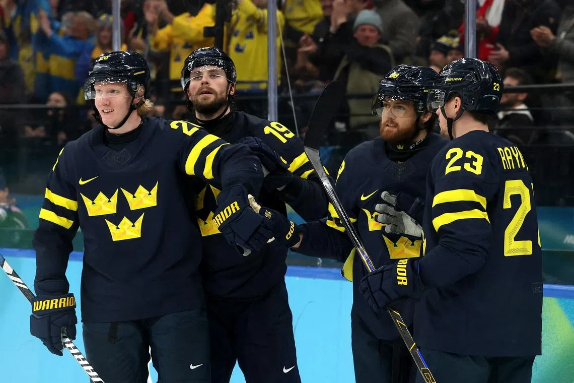 Ice hockey-Defiant Sweden ready for blockbuster men's quarter-final with US