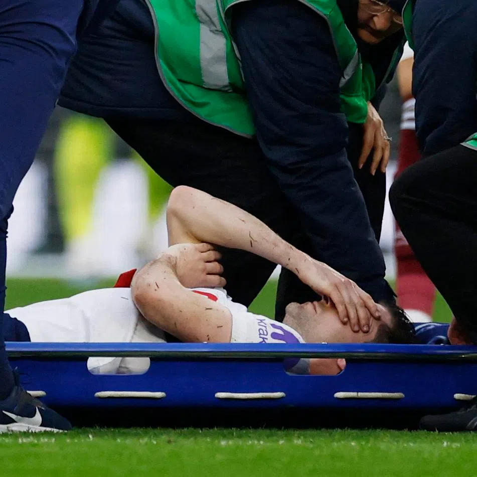 Soccer Football - Premier League - Tottenham Hotspur v West Ham United - Tottenham Hotspur Stadium, London, Britain - January 17, 2026 Tottenham Hotspur's Ben Davies looks dejected after sustaining an injury Action Images via Reuters/Andrew Couldridge