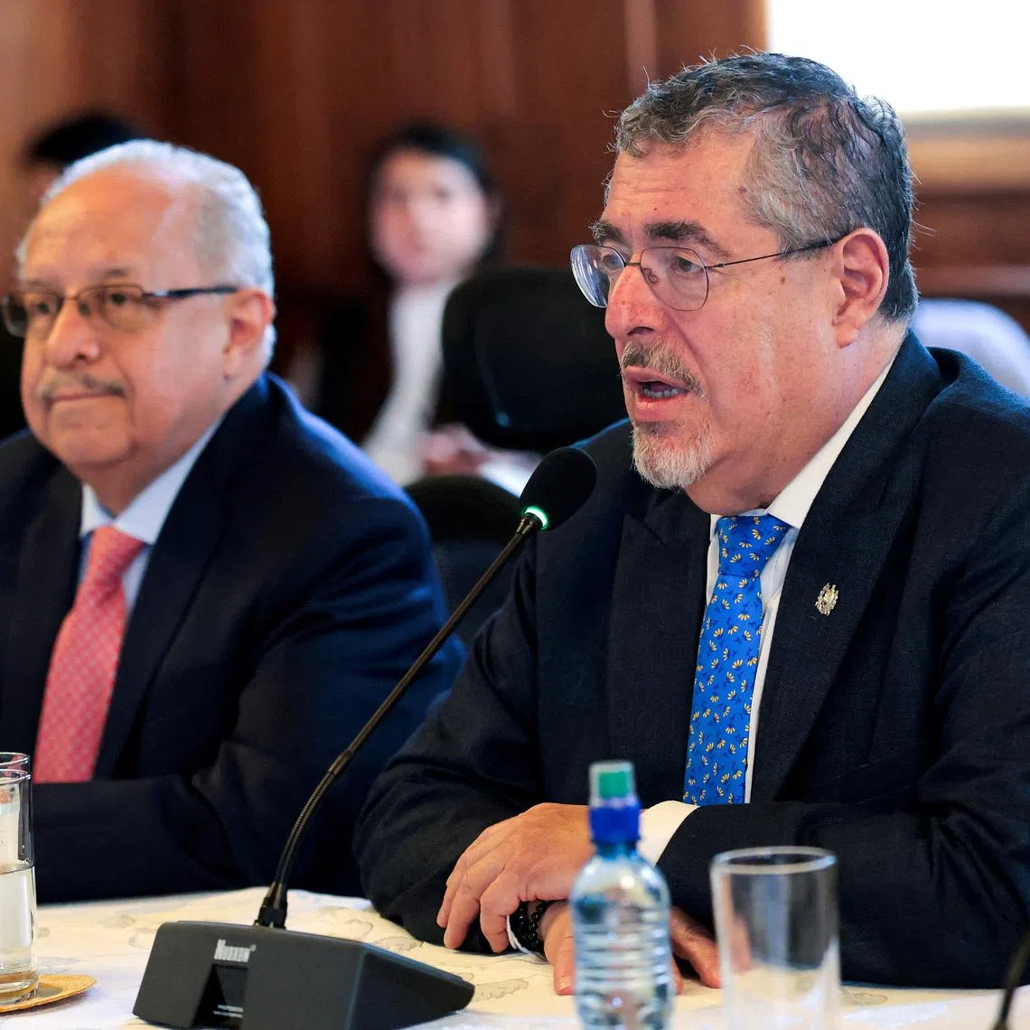 FILE PHOTO: President of Guatemala Bernardo Arevalo participates in a bilateral meeting with  U.S. Homeland Security Secretary Kristi Noem at the Palacio Nacional de la Cultura, in Guatemala City, Guatemala, June 26, 2025. Anna Moneymaker/Pool via REUTERS/File Photo