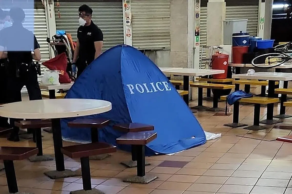 According to Shin Min’s observations, the police removed the body only at about 11pm after four hours of investigations.