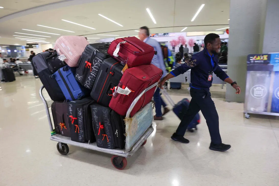 Heavy summer travel volumes in the US are testing the nation’s overworked air traffic system.