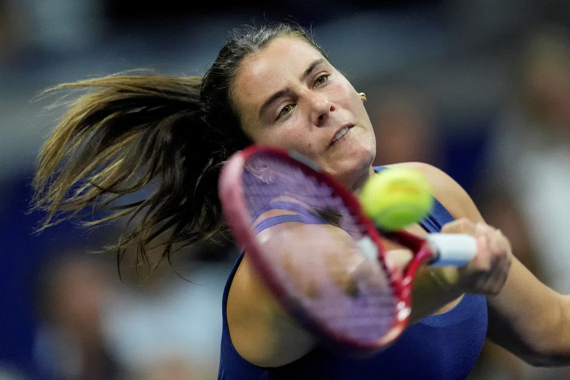 Tennis - U.S. Open - Flushing Meadows, New York, United States - September 8, 2026 Emma Navarro of the U.S. in action during her quarter-final match against Jessica Pegula of the U.S. REUTERS/Eduardo Munoz
