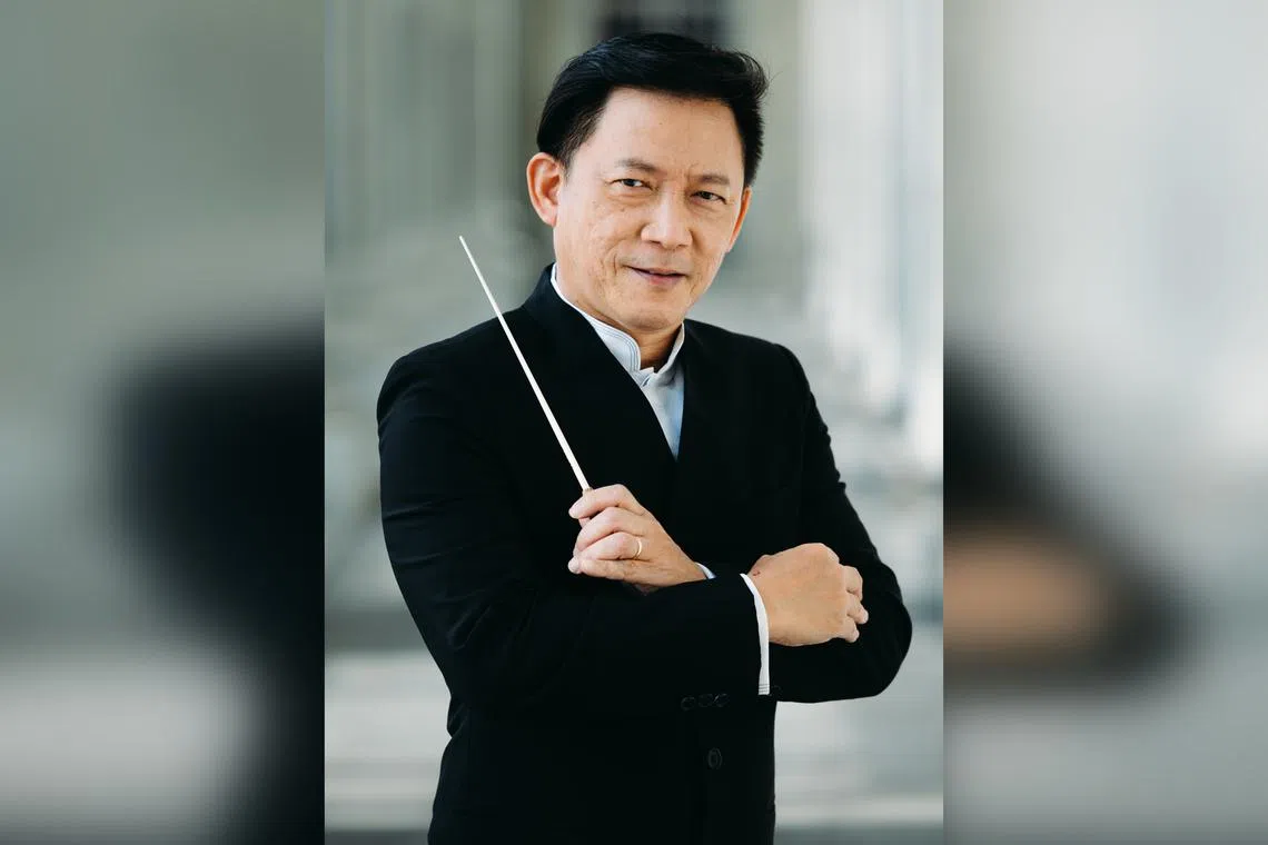 Quek Ling Kiong, the newly-appointed principal conductor of the Singapore Chinese Orchestra, succeeded maestro Yeh Tsung. 