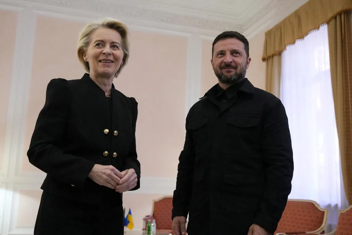 FILE PHOTO: European Commission President Ursula von der Leyen speaks with Ukraine's President Volodymyr Zelenskiy prior to a bilateral meeting in Rome, Italy, April 26, 2025. Andrew Medichini/Pool via REUTERS/File Photo