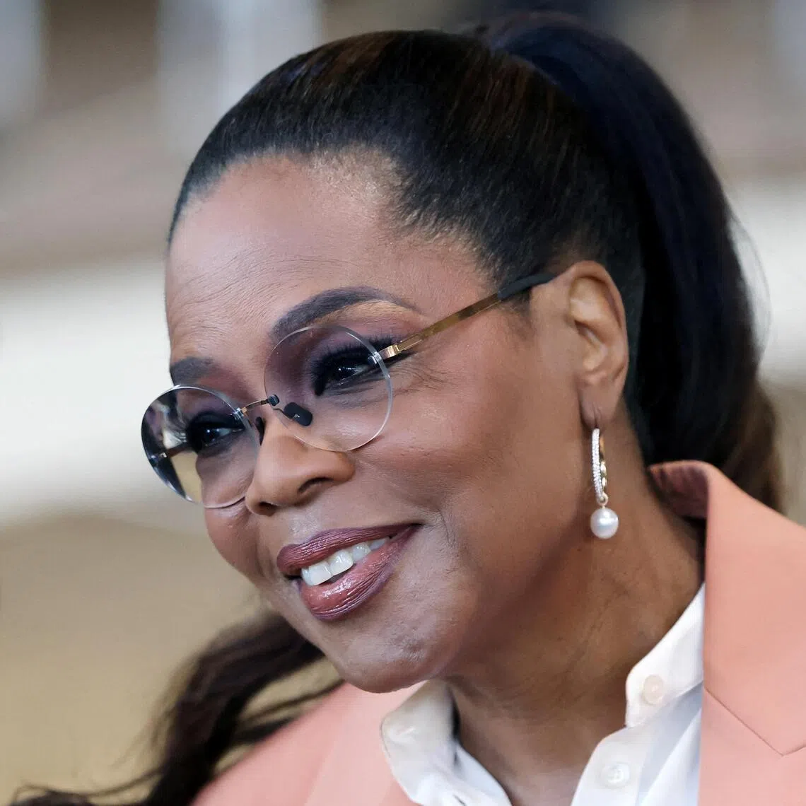 Oprah Winfrey's podcast channel, which she started at the end of 2024, has a subscriber base of 913,000. 