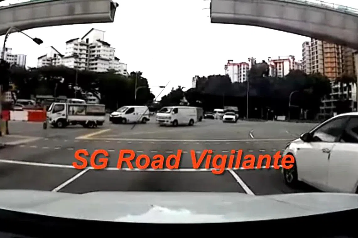 elfall04 - 3oct2024 0928hrs junction of jurong west ave 2 and jalan bahar metal bar dropping from the constriction of jurong west, bahar junctions stations on the jurong region line.

https://www.facebook.com/SGRVigilante/videos/1726699601454408/
screenshots from: SG Road Vigilante - SGRV Facebook
