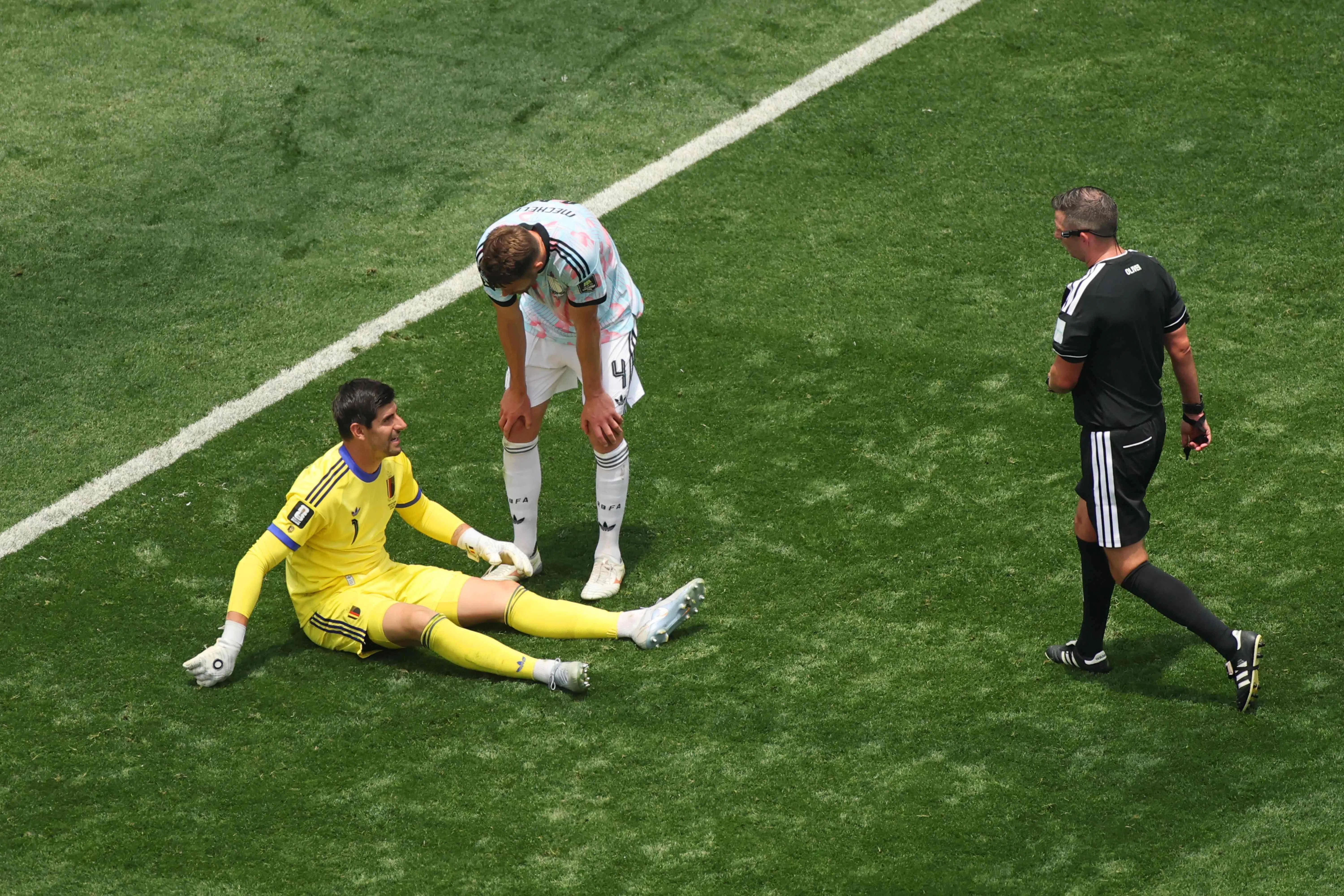 INGLEWOOD, CALIFORNIA - JULY 10: Thibaut Courtois #1 of Belgium waits for medical treatment during the FIFA World Cup 2026 Quarter Final match between Spain and Belgium at Los Angeles Stadium on July 10, 2026 in Inglewood, California.   Alex Grimm/Getty Images/AFP (Photo by ALEX GRIMM / GETTY IMAGES NORTH AMERICA / Getty Images via AFP)