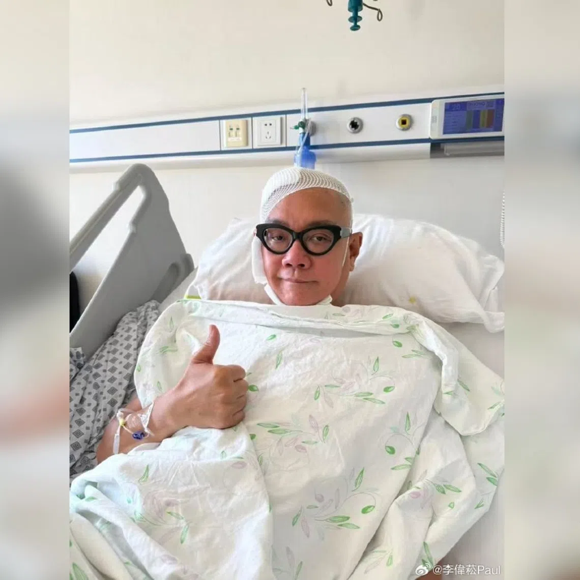 Lee Wei Song shares photos of his twin brother Lee Si Song (above) in hospital on Weibo on Oct 23.