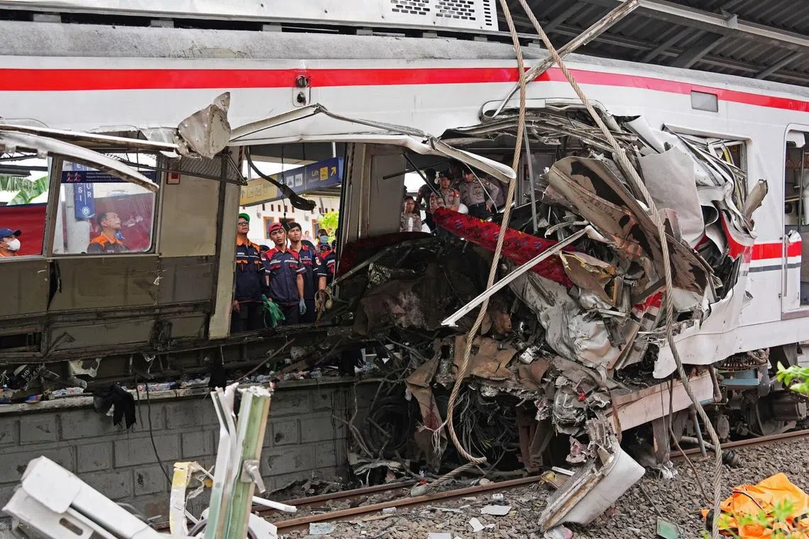 The Week in Pictures: Fatal train crash in Indonesia; Banksy’s new statue in London