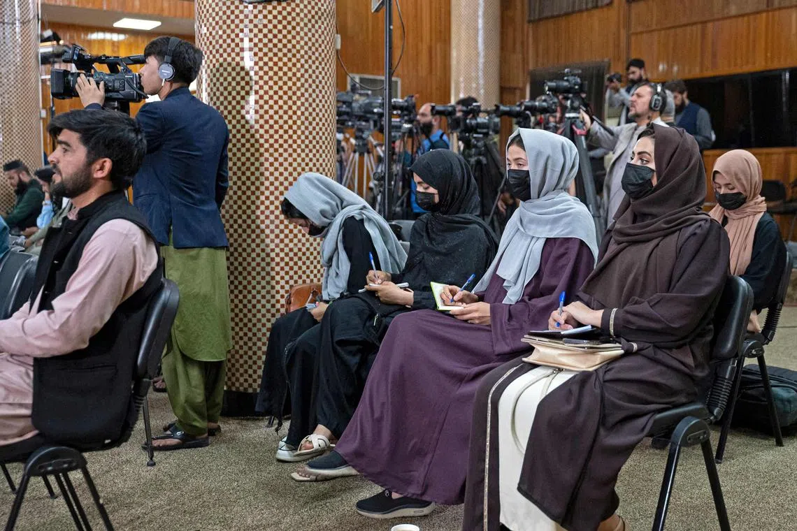 Journalists in Afghanistan worked under "challenging conditions", the UN mission (Unama) and the UN Human Rights Office said.