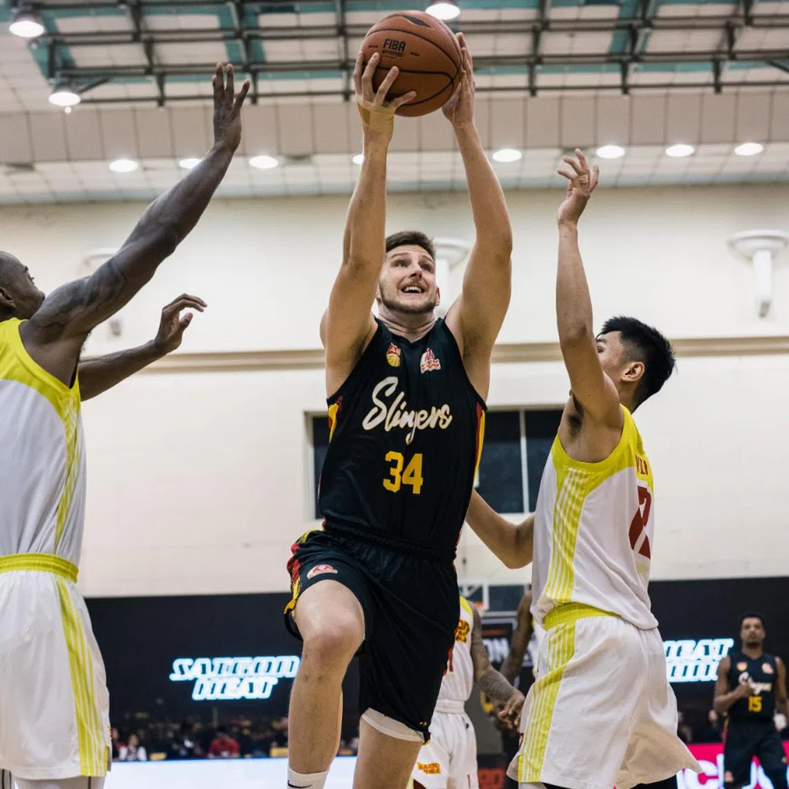 Chanceler Gettys finished with a joint game-high 25 points but that was not enough as the Singapore Slingers were narrowly defeated 86-85 in the deciding game of the 2023 Asean Basketball League Invitational semi-finals against Saigon Heat on March 9.