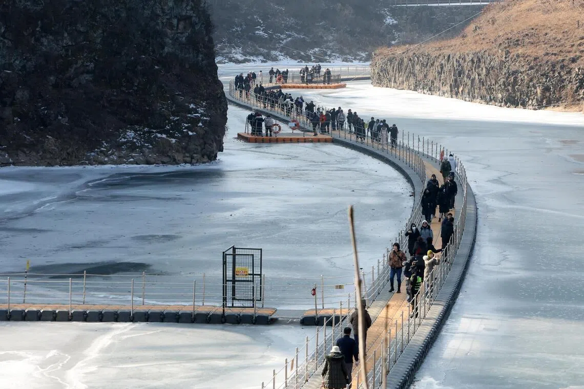 Cold wave tightens grip in South Korea as temperatures hit minus 24 deg C