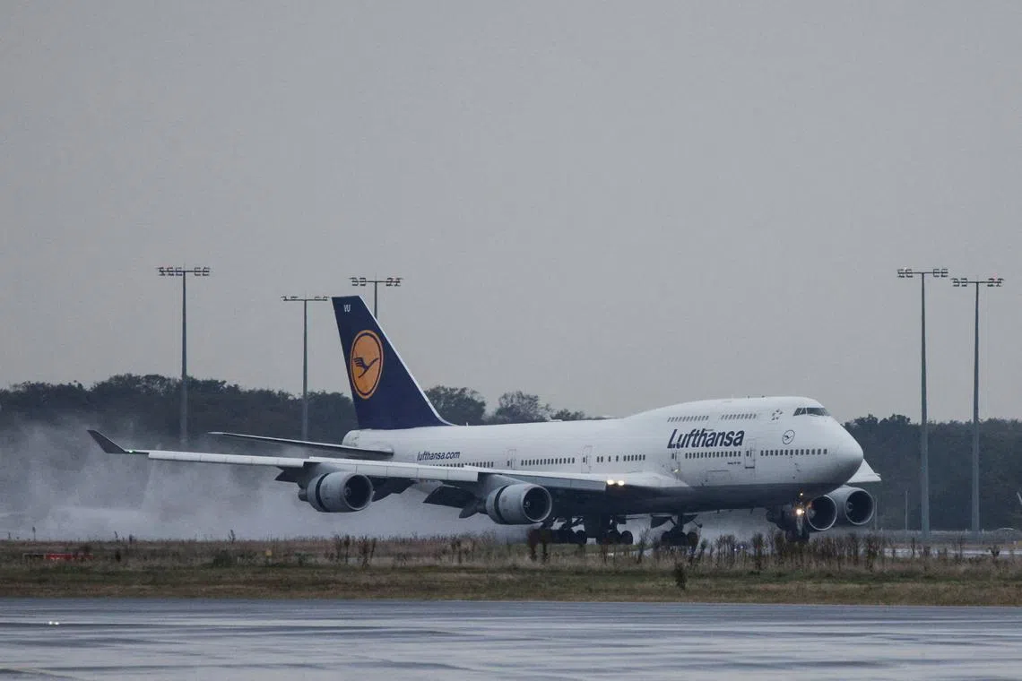 A Boeing 747 Lufthansa jumbo-jet arriving from Tel Aviv with Germans lands at Frankfurt airport, October 12, 2023, during the ongoing conflict between Israel and the Palestinian Islamist group Hamas.   Hannes Albert/Pool via REUTERS/File Photo