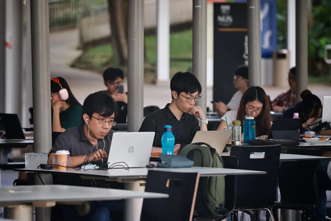 Although youth reported experiencing more job stress, more also indicated being able to tolerate work pressures and being satisfied with their jobs. 