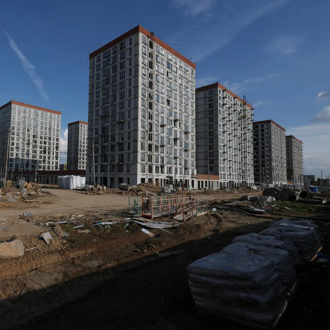Disgruntled home buyers say they are suing the developer of Moscow’s unfinished Ostafyevo housing complex.