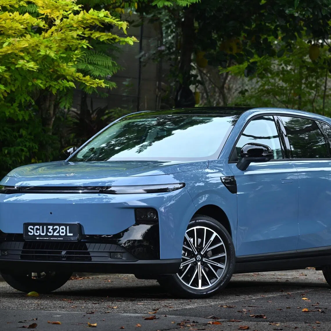 The car looks particularly fetching in this unusual shade of blue.
