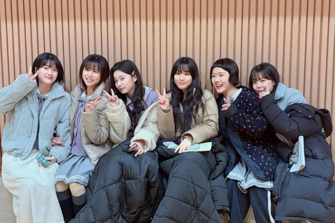 jsperfect16 - Singaporean actress Gladys Bay (second from left) with her South Korean castmates from K-drama Absolute Value Of Romance.


PHOTO: COURTESY OF GLADYS BAY