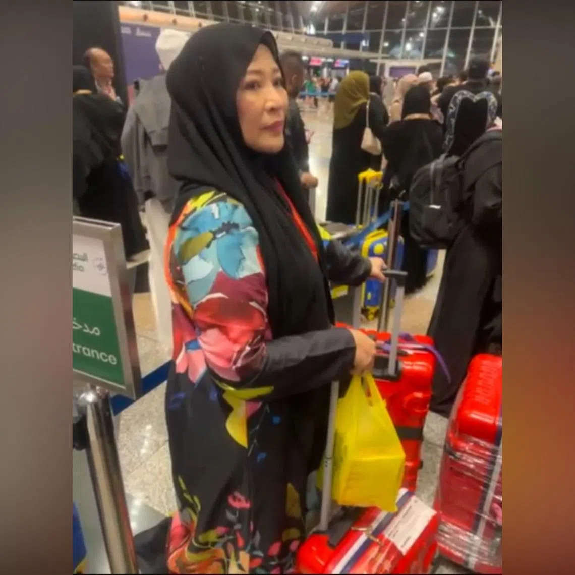 Malaysian actress Nadia Kesuma suffered a heart attack and was taken to the hospital on the same day she arrived at Jeddah International Airport.