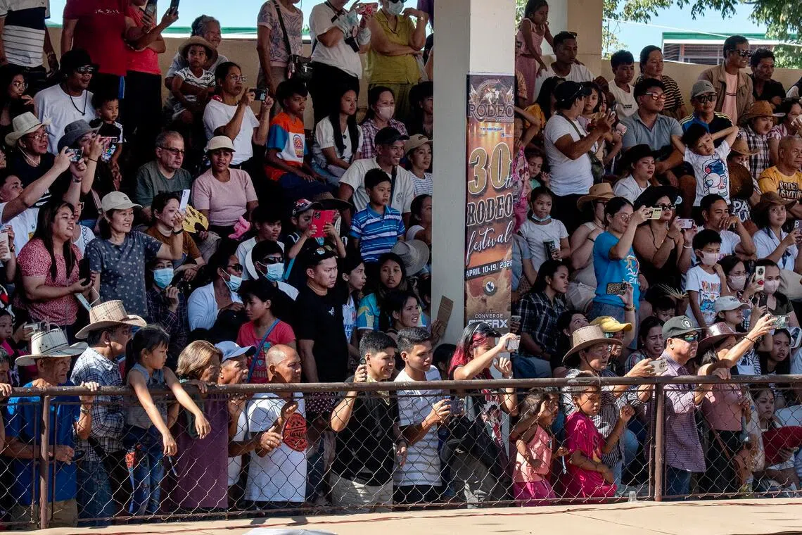 Every year, Masbatenos come together at the city’s arena to watch as cowboys and cowgirls compete for rodeo supremacy. 