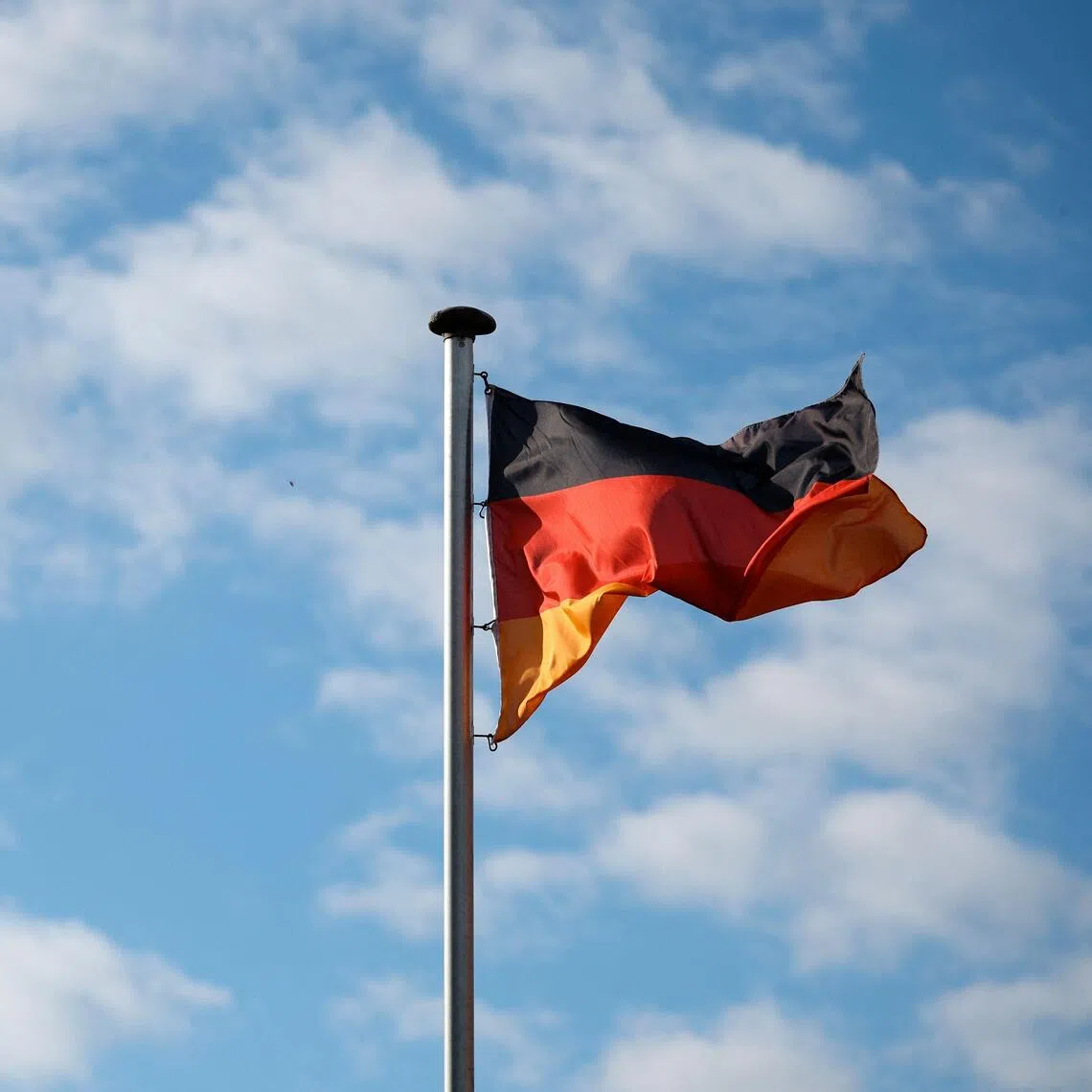 Senior figures in the ruling coalition say the far-right Alternative for Germany and the far-left Left Party could both pose risks.