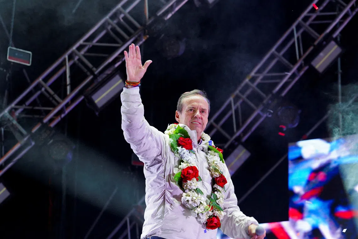 FILE PHOTO: Conservative former President Jorge \"Tuto\" Quiroga, presidential candidate for the Alianza Libre coalition, gestures at supporters in one of his last closing campaign rallies, in El Alto, Bolivia October 11, 2025. REUTERS/Sara Aliaga/File Photo