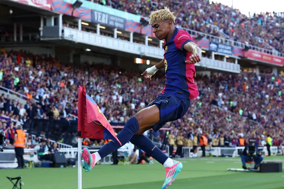 FILE PHOTO: Soccer Football - LaLiga - FC Barcelona v Villarreal - Estadi Olimpic Lluis Companys, Barcelona, Spain - May 18, 2025   FC Barcelona's Lamine Yamal celebrates scoring their first goal REUTERS/Albert Gea/File Photo