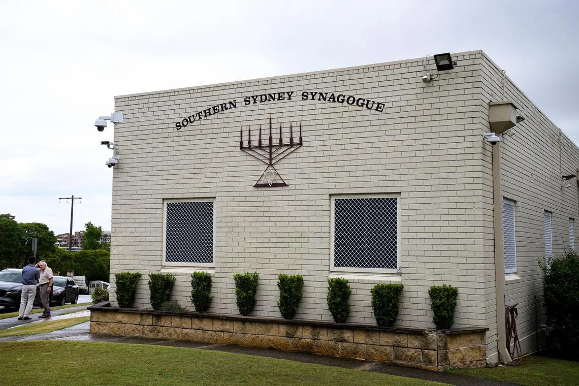 The Southern Sydney Synagogue, in Allawah, Sydney, was on Jan 10 spray-painted with anti-Semitic graffiti.  It was one of two synagogues in the city defaced on two consecutive days. 