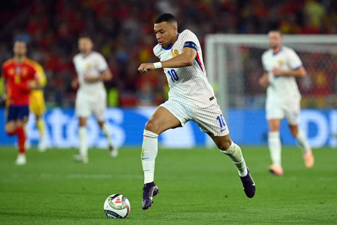 FILE PHOTO: Soccer Football - Nations League - Semi Final - Spain v France - MHPArena, Stuttgart, Germany - June 5, 2025 France's Kylian Mbappe in action REUTERS/Annegret Hilse/File Photo