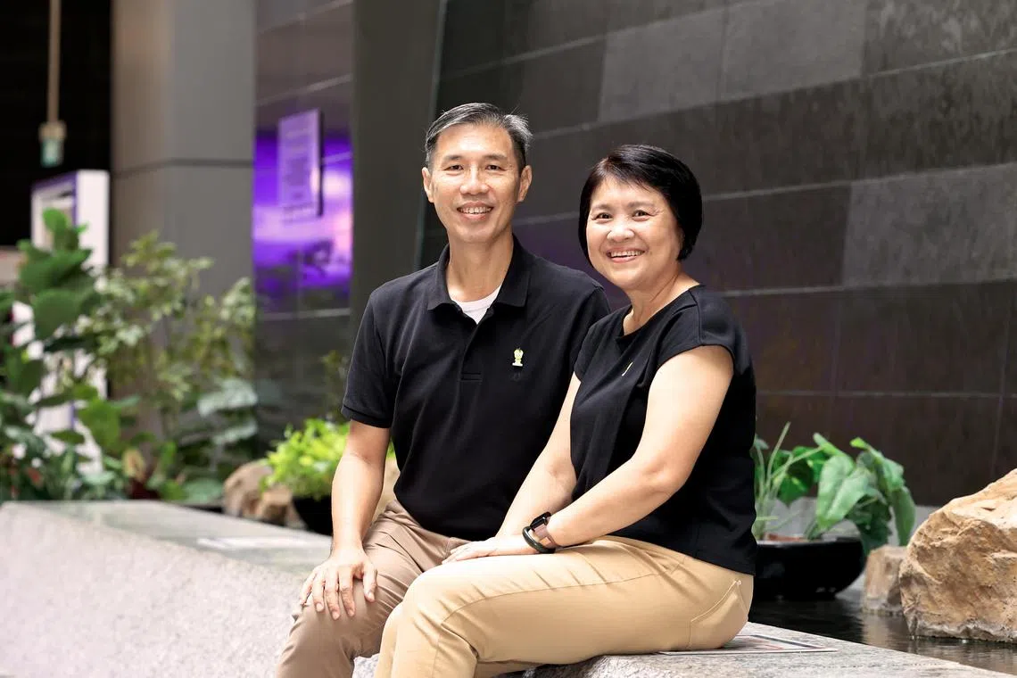 CMG20241128-ChewKW01/邝瑜慧/Digital Services Awards 2024 [Lifelong Learning Institute (11 Eunos Road 8, Singapore 408601) ]
谭伟中(左) 与郭惠汶(右）夫妇
Tham Wai Chung (left) and  QhekHwee Boon ( right)
This married couple are nominated by CPFB for their exceptional dedication to advancing CPF's digital literacy initiatives.