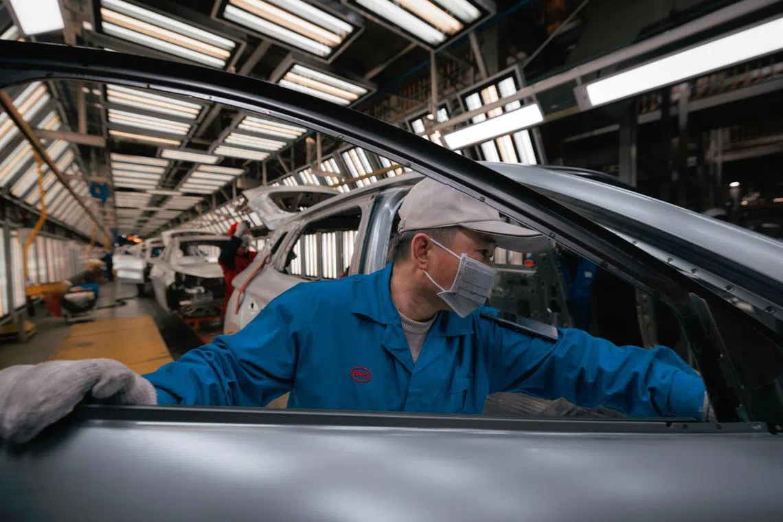 The guidelines cover vehicles of various degrees of automation and mandate they carry at least one driver or security inspector.