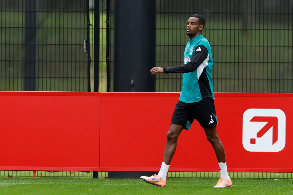 Soccer Football - UEFA Champions League - Liverpool Training - AXA Training Centre, Liverpool, Britain - October 21, 2025 Liverpool's Alexander Isak during training Action Images via Reuters/Jason Cairnduff