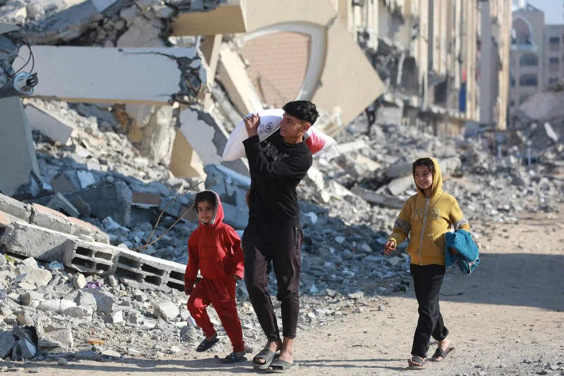 The committee would be composed of 10 to 15 non-partisan figures with authority on matters related to the economy, health, humanitarian aid and reconstruction.