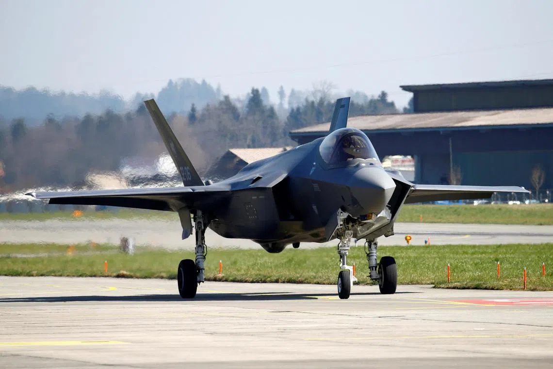 The US has said it cannot sell F-35A fighters to Thailand due to time constraints and maintenance compatibility issues.